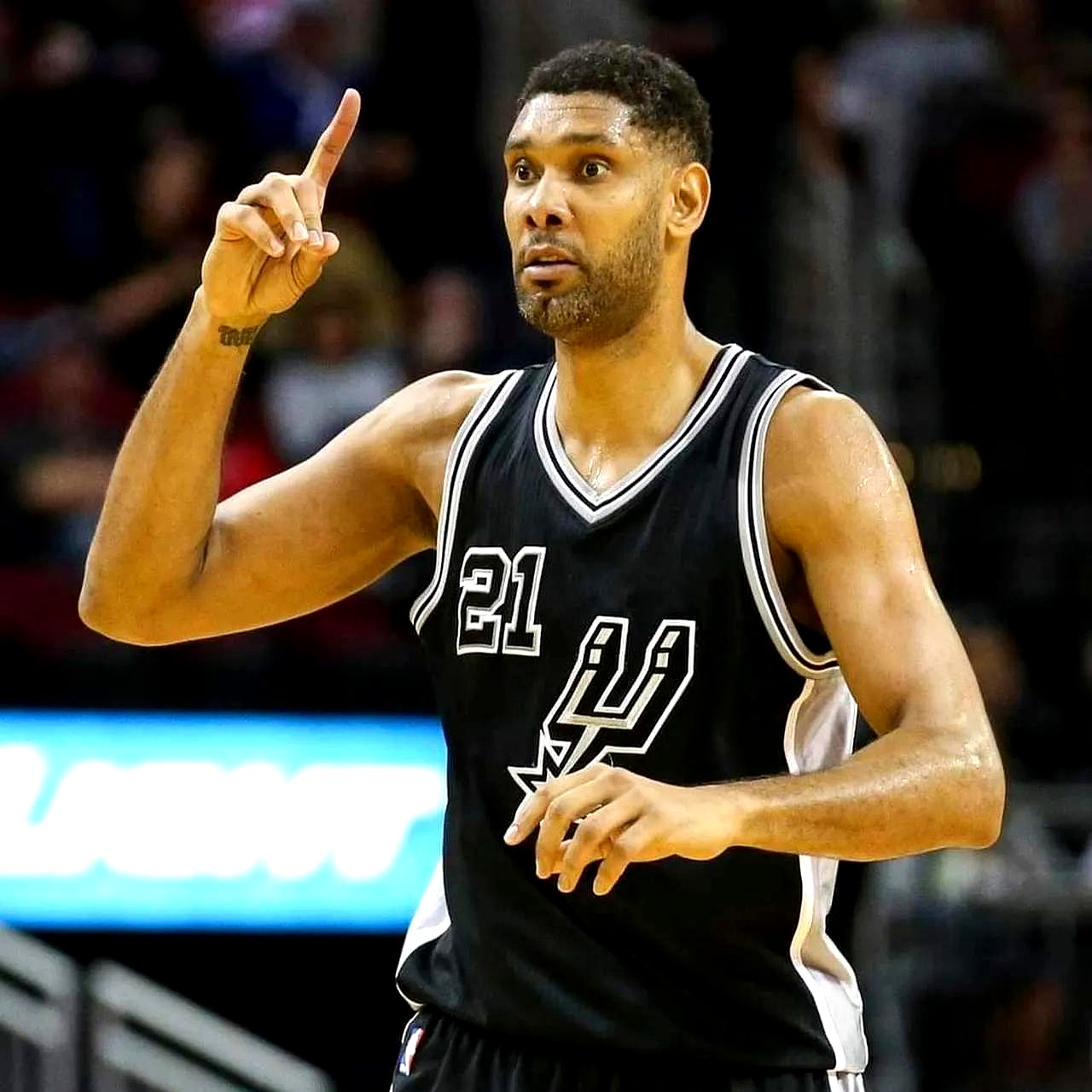 包含新疆广汇完成体检备战法国杯关键时刻圣安东尼奥马刺备战NBA季后赛，窗口期塞维利亚复出首秀直接炸裂的词条