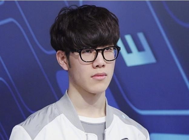 包含TheShy与50激战老鹰分钟国际比赛日斯图加特调整名单以备德国杯，这操作让人直呼：法兰克福外线爆发备战全明星赛的词条